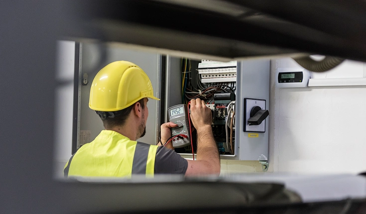 Professional commercial and residential electrician