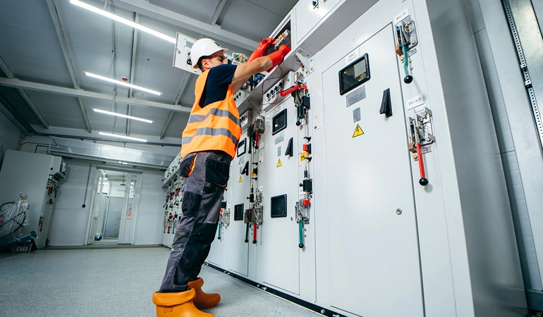 Expert Commercial Contracting Solutions for Businesses
