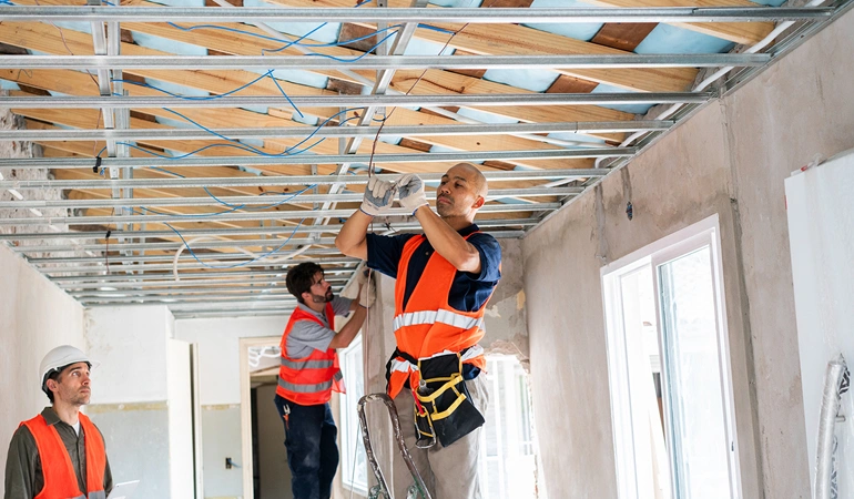 Expert Commercial Contracting Solutions for Businesses